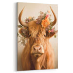 hochland kuh mit blumenschmuck als poster oder leinwandbild natur tierbild