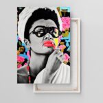 F. Kahlo in Audrey Hepburn Pose als Fotoposter, Leinwandbild oder Bild mit Rahmen – Bild 5