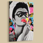 F. Kahlo in Audrey Hepburn Pose als Fotoposter, Leinwandbild oder Bild mit Rahmen