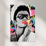 F. Kahlo in Audrey Hepburn Pose als Fotoposter, Leinwandbild oder Bild mit Rahmen – Bild 4