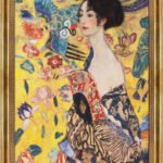 Dame mit Fächer von Gustav Klimt Bild mit Rahmen in Gold (Kopie)
