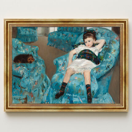 Kleines Mädchen im blauen Fauteuil von Cassatt Kunstdruck Leinwandbild mit Rahmen in Gold