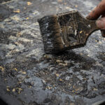 Urban Relic in Schwarz und Gold Handgemalt Leinwandbild mit Steinchen Original Kunst Unikat