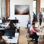 Atmosphärische Wolkenlandschaft mit warmem Lichtglühen in Tiefrot und Silbergrau – Bild 5