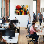 Bauhaus-inspirierte Komposition aus geometrischen Grundformen in Rot, Gelb, Teal und Schwarz – Bild 5