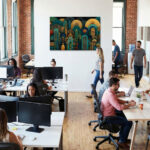 Art-Déco-Architekturvision mit ornamentalen Bögen, Palmblättern und goldenen Details in Teal und Gold – Bild 5