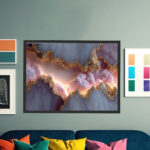 Surreale Steinlandschaft mit rosa Wolken und goldenem Blitz vor lavendelblauem Abend- oder Morgenhimmel – Bild 6