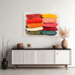 Reihe strukturierter Pinselstriche in Dunkelrot, Rot, Rosa, Creme und Teal als dekoratives Farbmuster – Bild 2