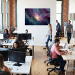 Kosmische Galaxienkomposition in Dunkelblau, Lila und Türkis mit goldenen Sternenpartikeln – Bild 5