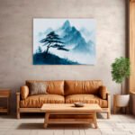 Dramatische Bergspitzen mit Kiefernsilhouette in tiefem Indigoblau und Morgendunst – Bild 3