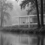 Glaspavillon im grünen Park