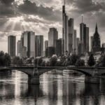 Skyline im Flusslicht